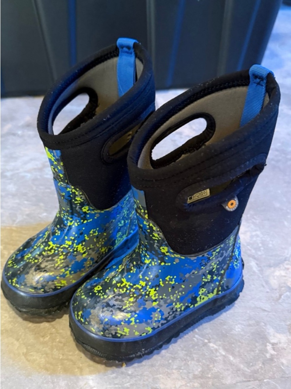 Bogs Kids Waterproof Winter proof insulated Boots size toddler 7